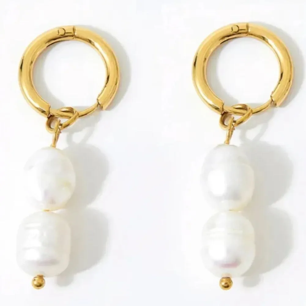 Elegant Pearl Drop Earrings M450